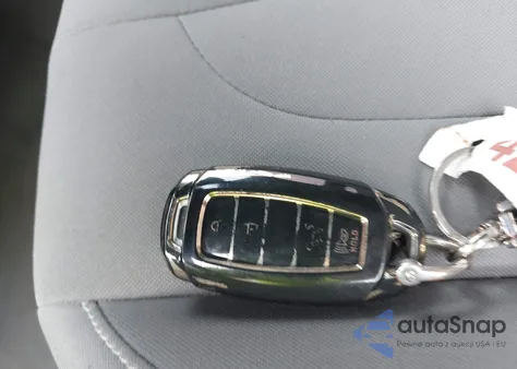 2022 Hyundai Elantra Sel z USA, uszkodzony, nr VIN KMHLM4AGXNU216776